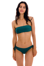 Load image into Gallery viewer, Model Front: Rio De Sol Bottom Bottom Uv-Galapagos Madrid