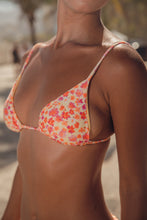 Load image into Gallery viewer, Image 13: Rio De Sol Top Top Ditsy-Butter Lia