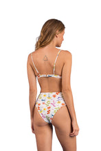 Load image into Gallery viewer, Model Back: Rio De Sol Top Top Countryside Kyra