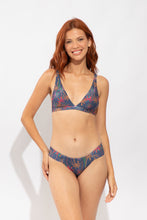Load image into Gallery viewer, Model Front: Rio De Sol Top Top Coqueiro Alba