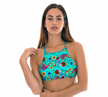 Load image into Gallery viewer, Model Front: Rio De Sol Top Soutien Bloom Cropped