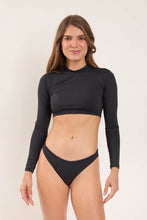 Load image into Gallery viewer, Model Front: Rio De Sol Top Top Lava Reef