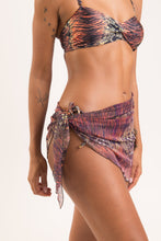 Load image into Gallery viewer, Image 06: Rio De Sol Beach Skirt Cobra Mini-Sarong

