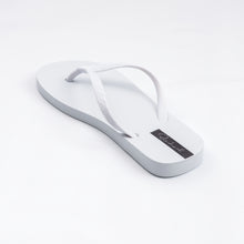Load image into Gallery viewer, Image 04: Rio De Sol Flip-Flop White Slim

