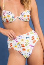 Load image into Gallery viewer, Image 09: Rio De Sol Set Set Countryside Kyra Hotpants
