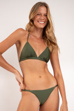 Load image into Gallery viewer, Bottom Shimmer-Croco Cheeky-Noa
