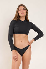 Load image into Gallery viewer, Image 06: Wednesday In Hawaii By Rio De Sol Top Top Lava Reef
